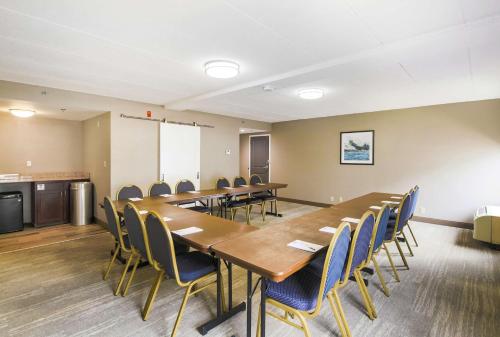 hampton inn fall river westport