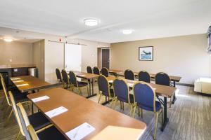 hampton inn fall river westport