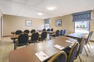 hampton inn fall river westport