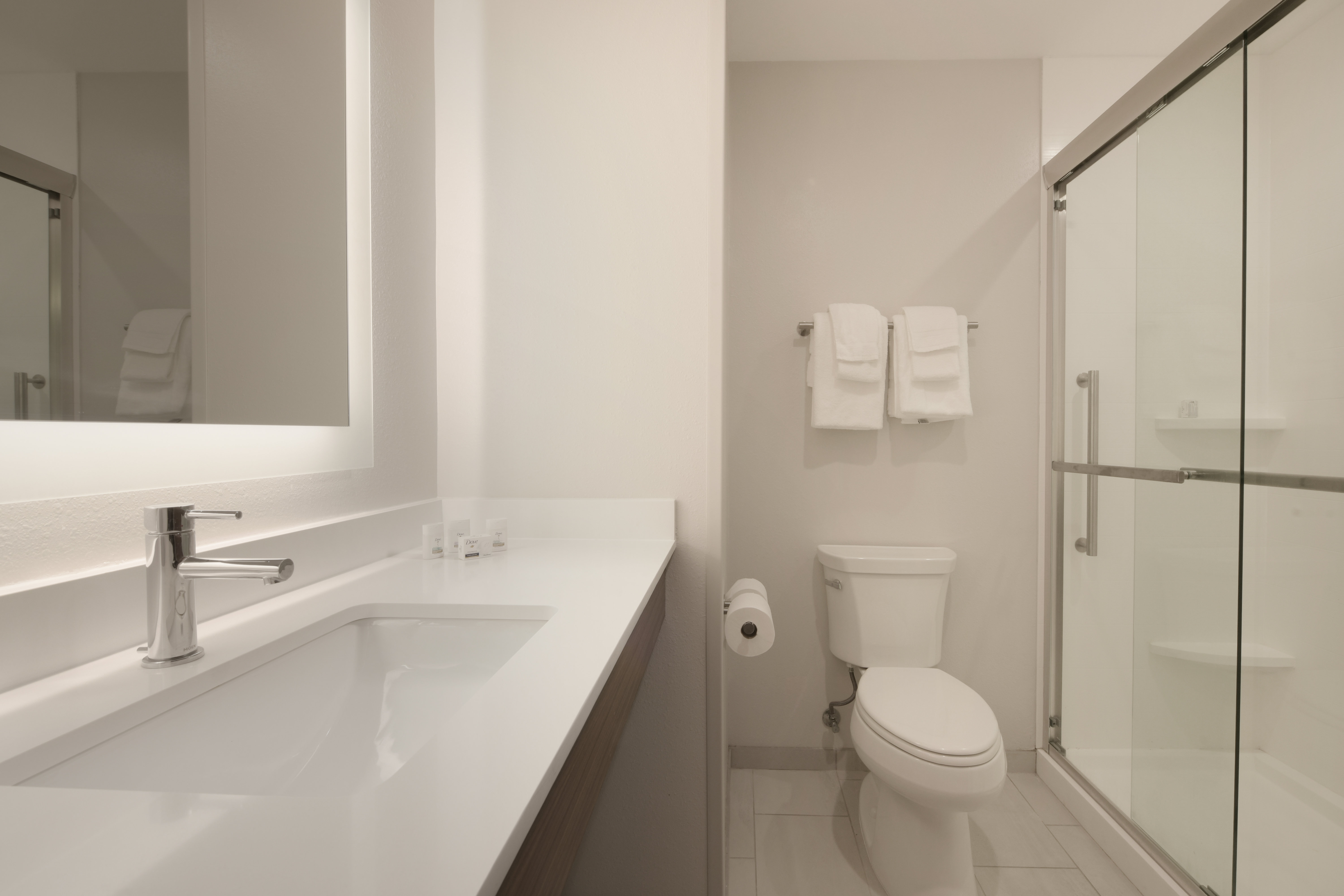 holiday inn express and suites williamstown glassboro by ihg