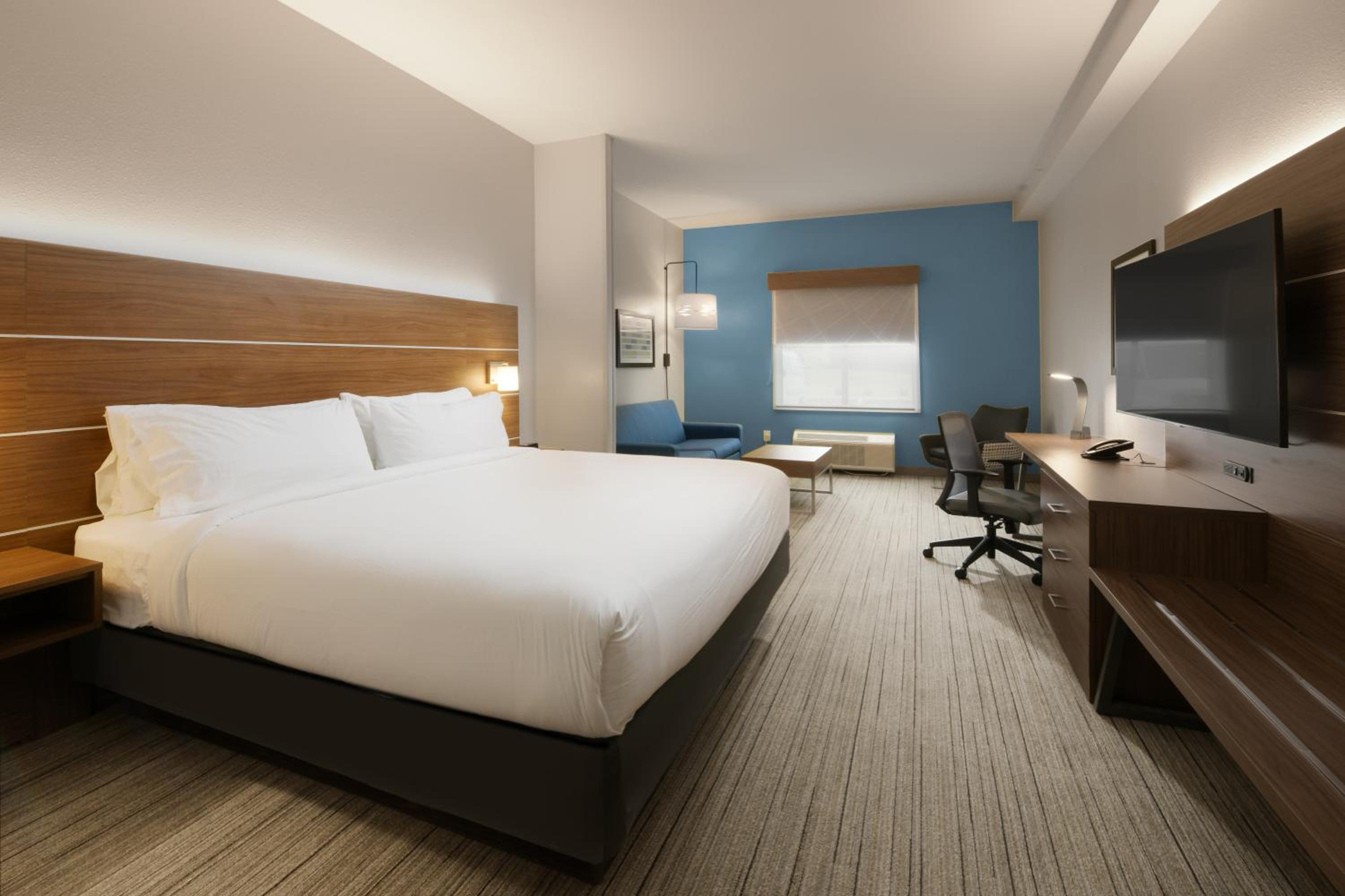 holiday inn express and suites williamstown glassboro by ihg