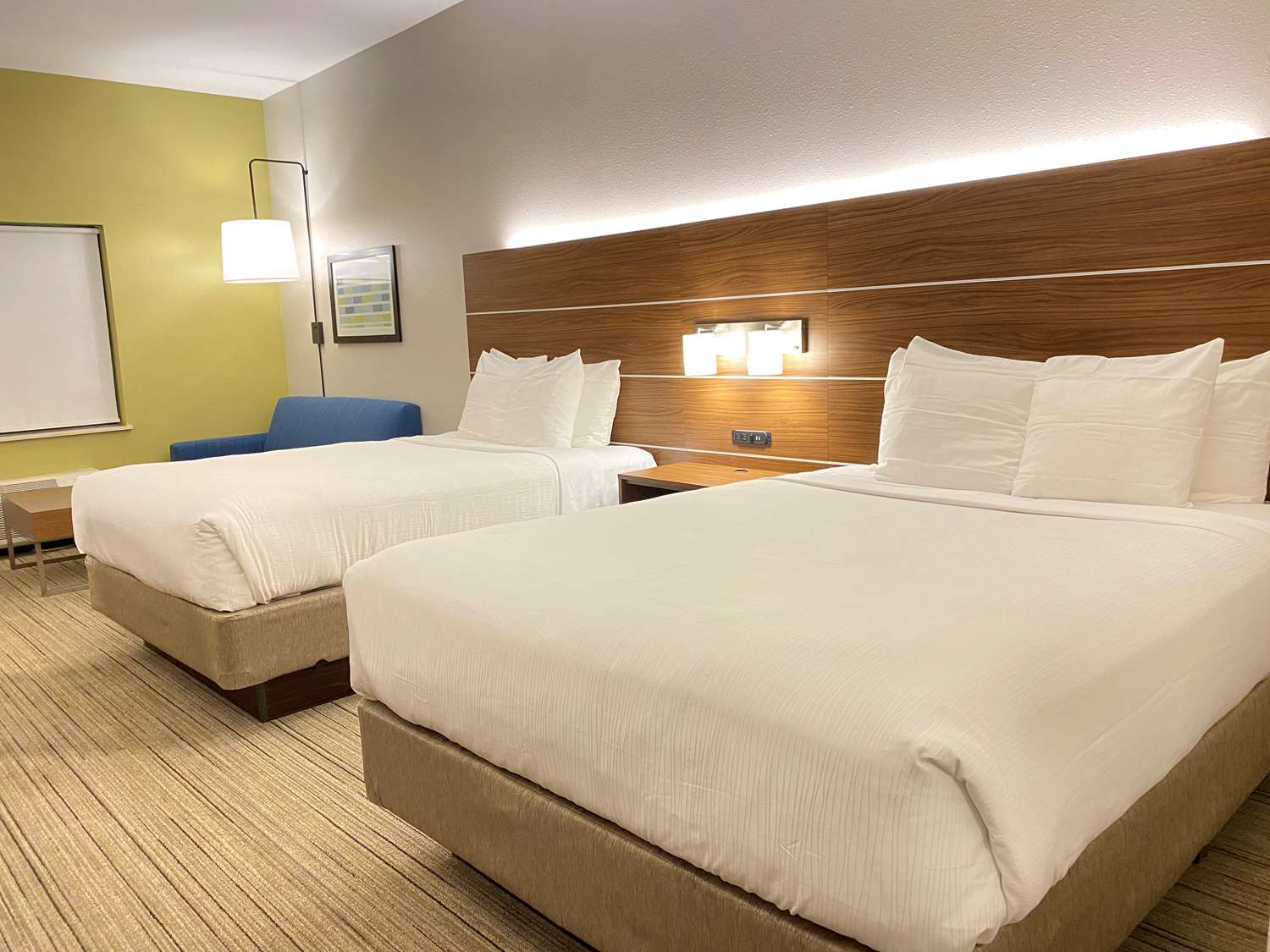 holiday inn express and suites williamstown glassboro by ihg