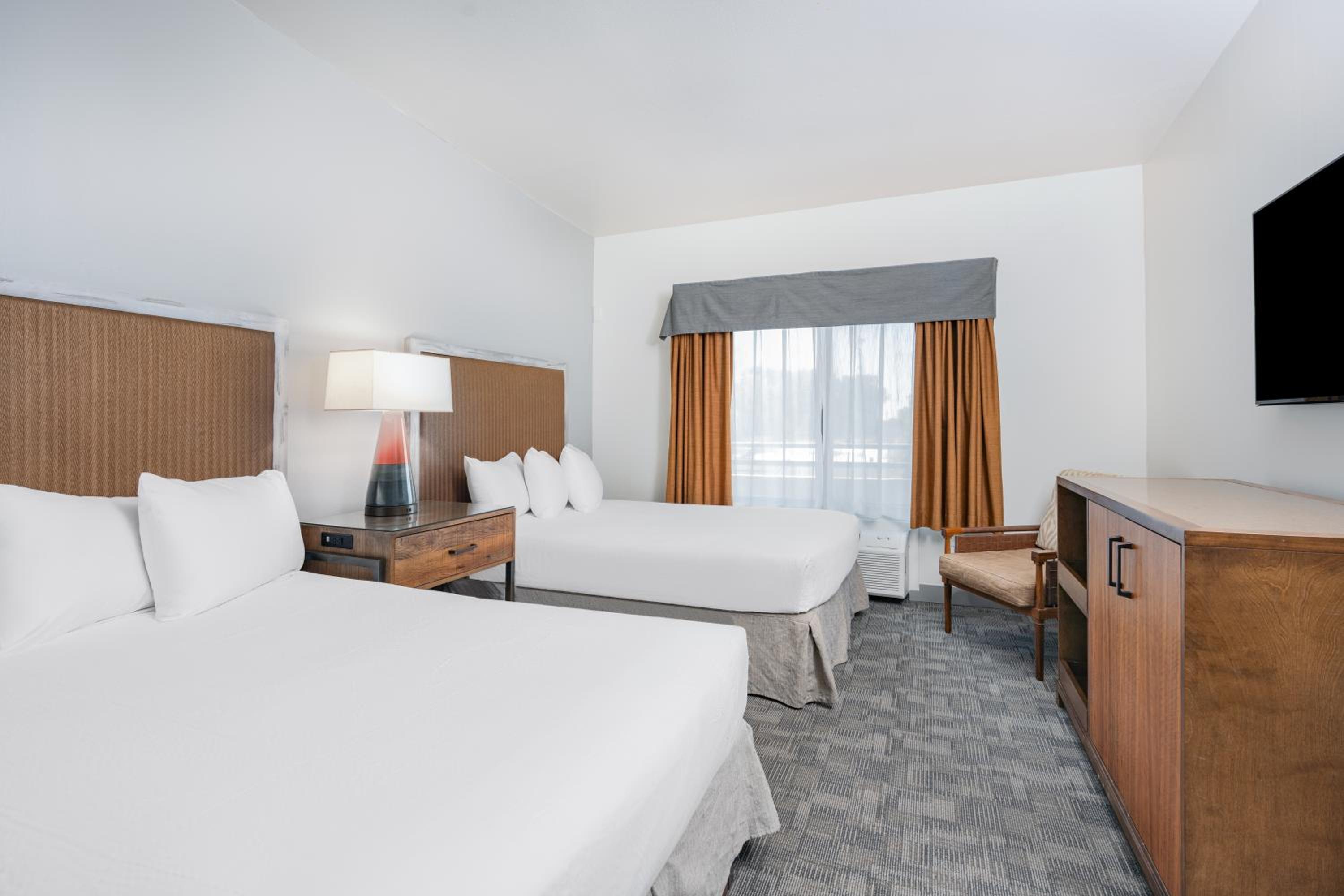 holiday inn express and suites williamstown glassboro by ihg