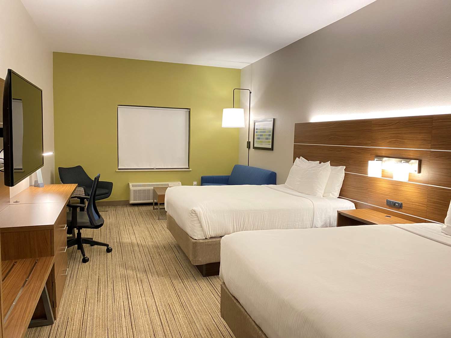holiday inn express and suites williamstown glassboro by ihg