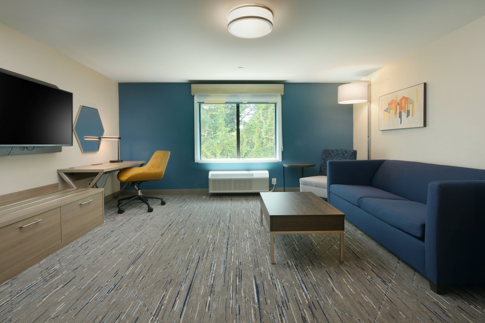 holiday inn express and suites williamstown glassboro by ihg