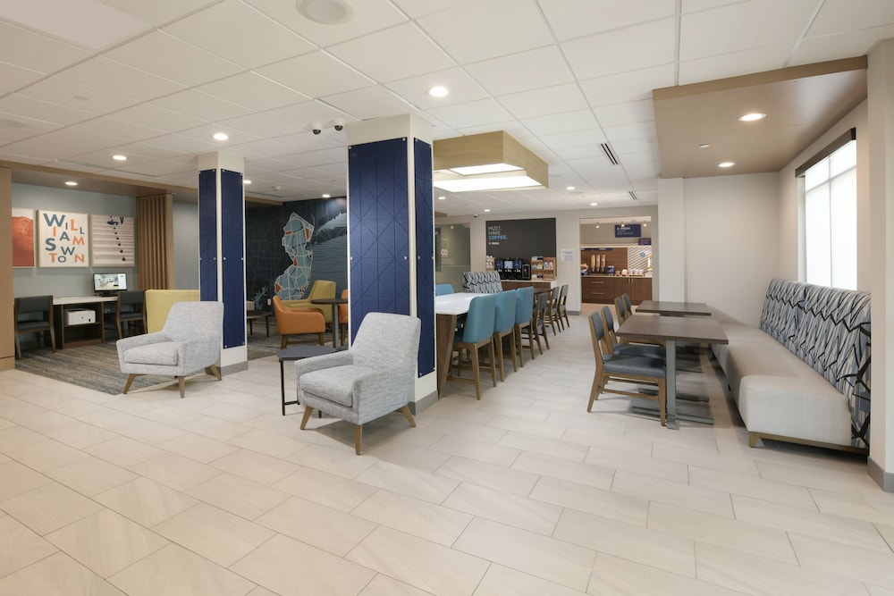 holiday inn express and suites williamstown glassboro by ihg