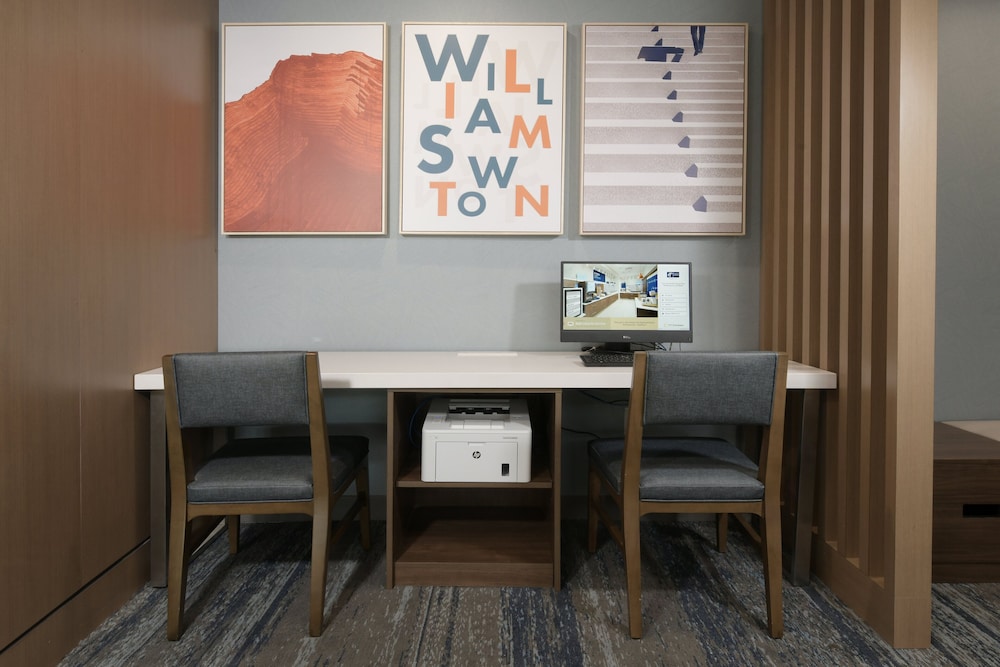 holiday inn express and suites williamstown glassboro by ihg