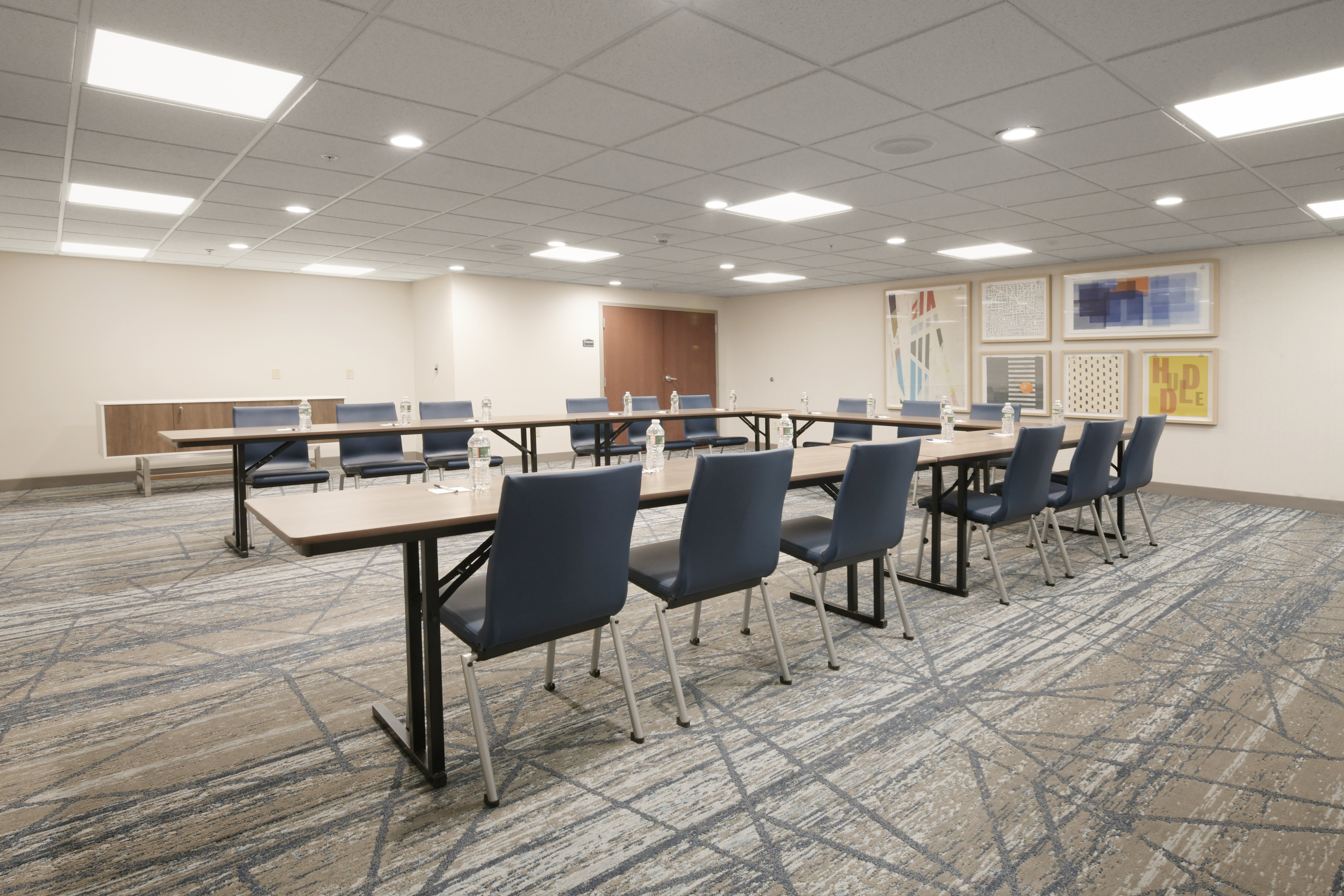 holiday inn express and suites williamstown glassboro by ihg