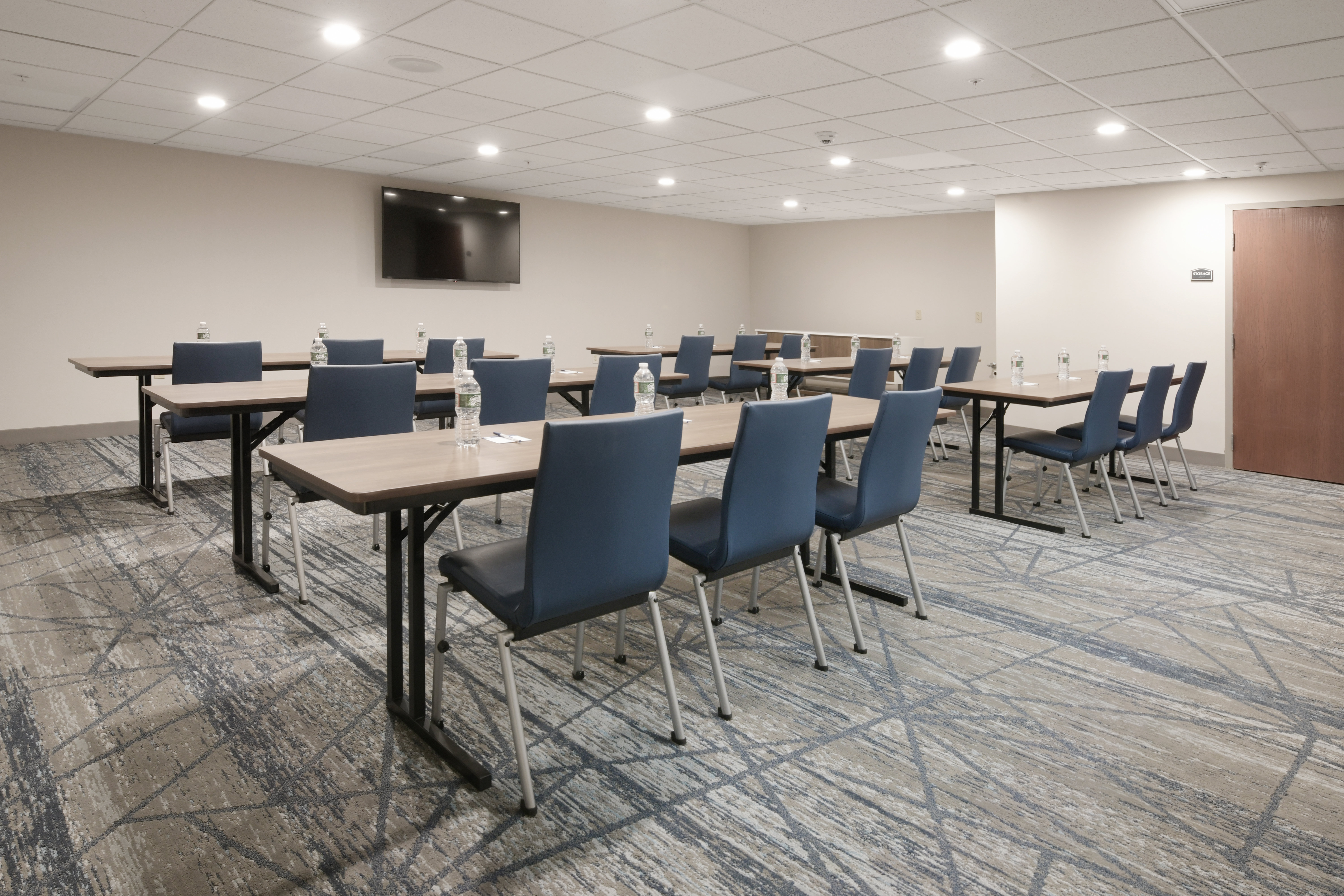 holiday inn express and suites williamstown glassboro by ihg