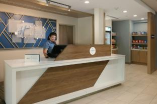 holiday inn express and suites williamstown glassboro by ihg