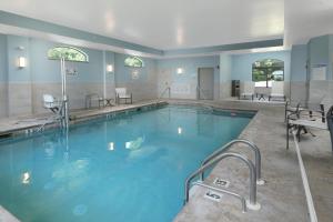holiday inn express and suites williamstown glassboro by ihg