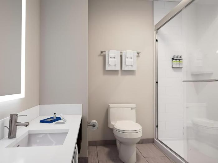 holiday inn express and suites williamstown glassboro by ihg