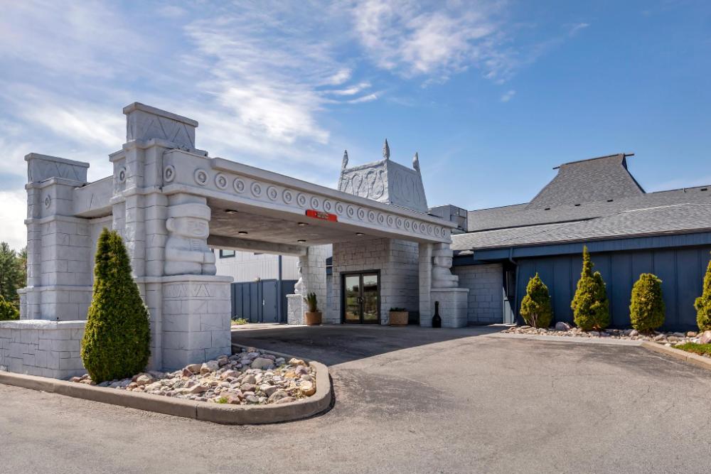 polynesian hotel and suites wisconsin dells lake delton