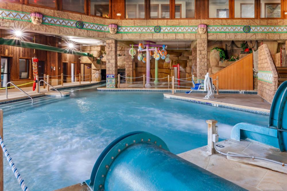 polynesian hotel and suites wisconsin dells lake delton