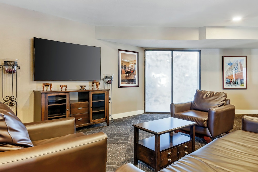 polynesian hotel and suites wisconsin dells lake delton