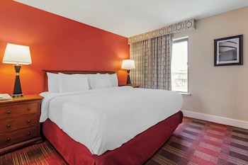 polynesian hotel and suites wisconsin dells lake delton