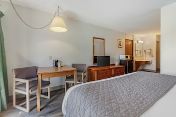 polynesian hotel and suites wisconsin dells lake delton