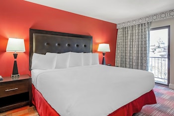 polynesian hotel and suites wisconsin dells lake delton