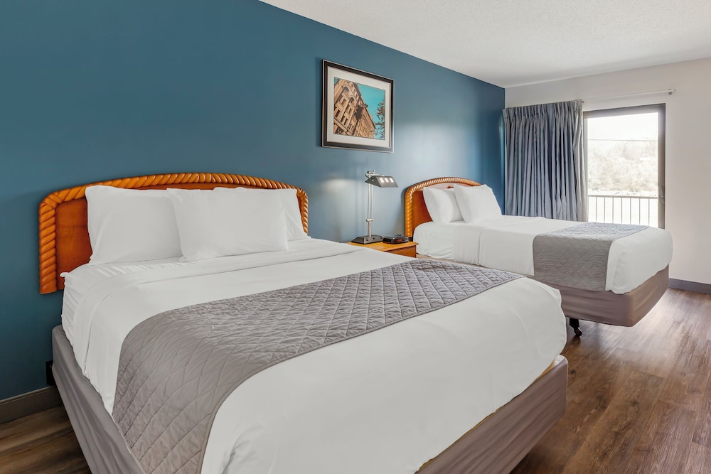 polynesian hotel and suites wisconsin dells lake delton