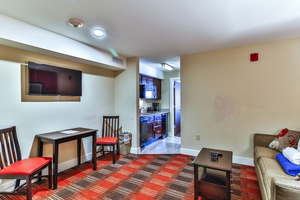 polynesian hotel and suites wisconsin dells lake delton