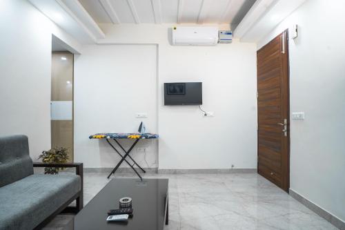 the lodgers 1 bhk serviced apartment