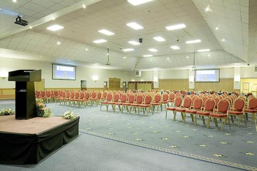 holiday inn wolverhampton racecourse by ihg