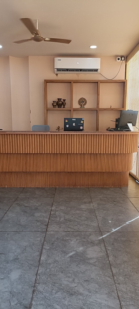 foxoso aaristo baga beach resort