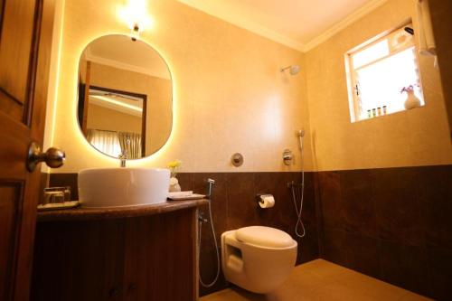 Foxoso Aaristo Baga Beach Resort,,3 star