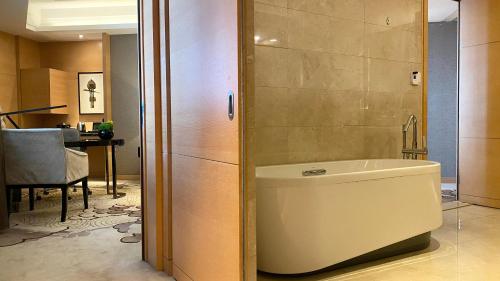 crowne plaza xian by ihg