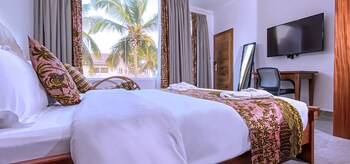 la villa aphro ghana