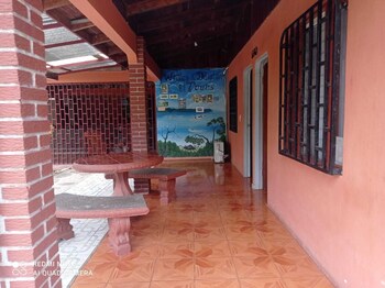 hostel y cabinas tapandua