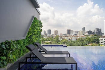 destiny63 ekamai apartment