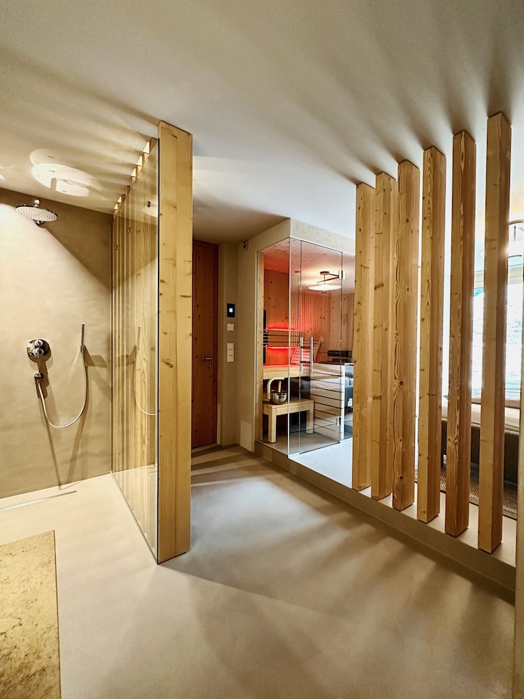 4 monkeys apartments