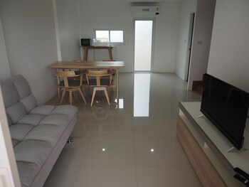 Yyk Holiday Rooms,,2 star
