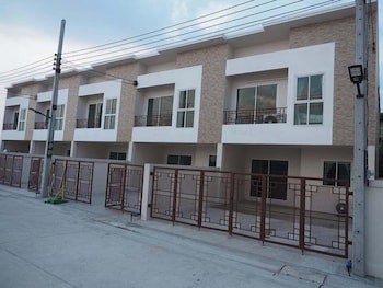 Yyk Holiday Rooms,,2 star