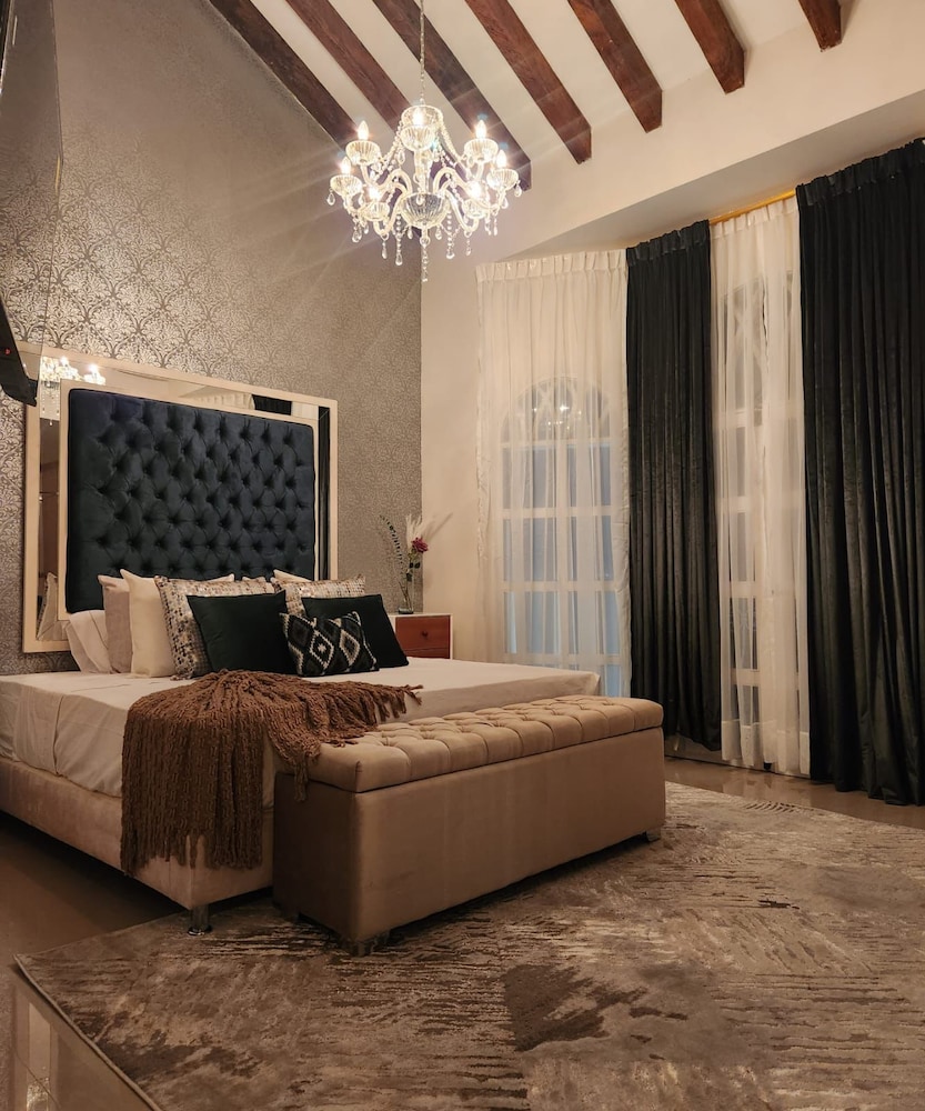 hotel boutique sant serrant