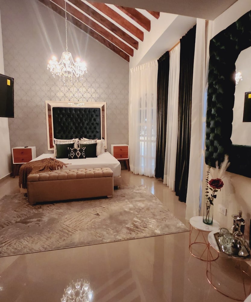 hotel boutique sant serrant