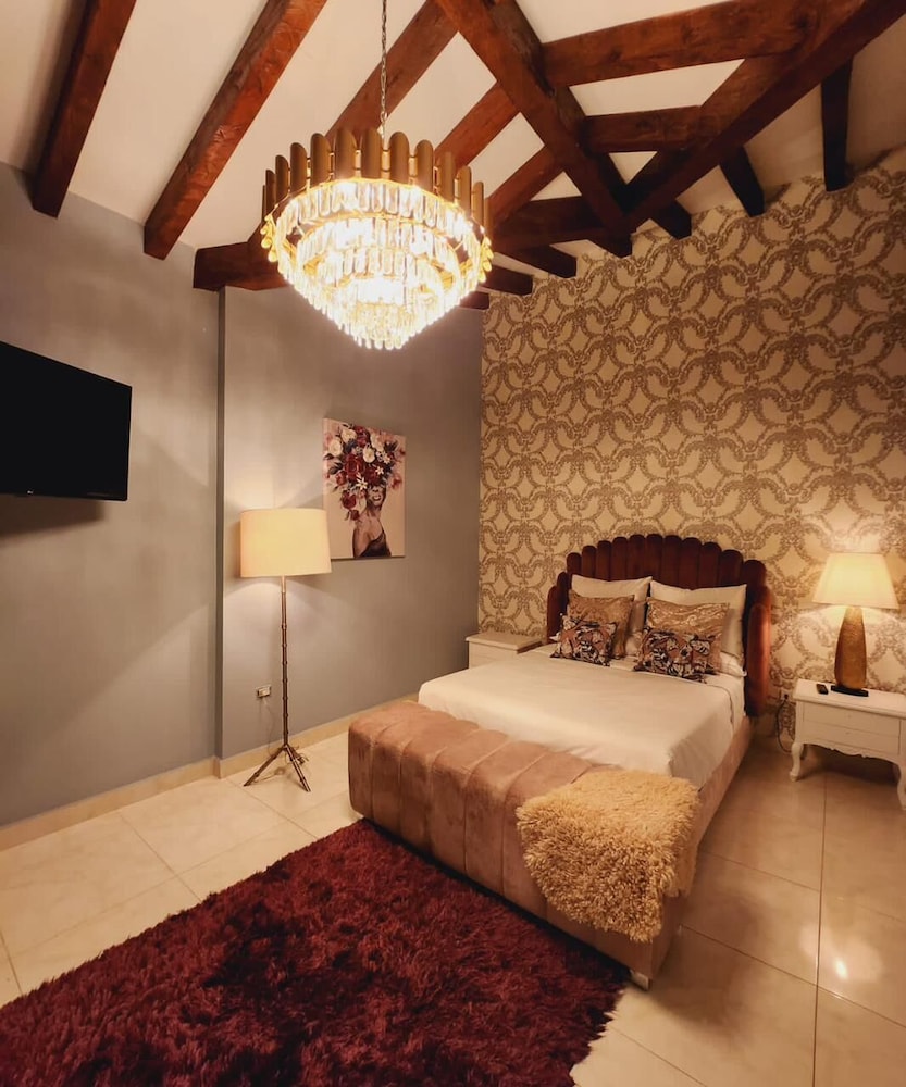 hotel boutique sant serrant