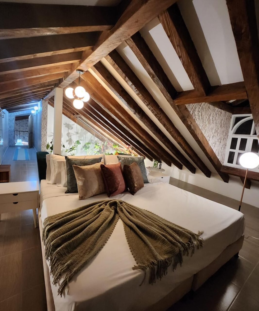 hotel boutique sant serrant