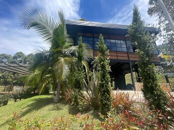 hotel boutique sant serrant