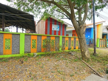 spot on 92666 rumah kos arafah syariah