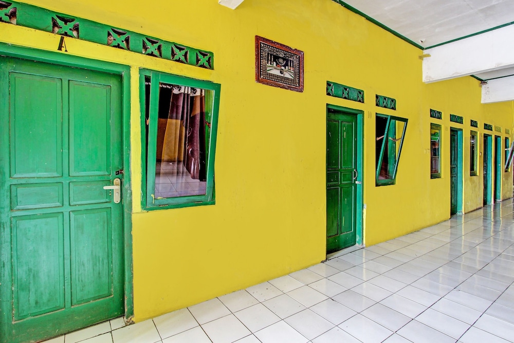 spot on 92009 hotel indah arum