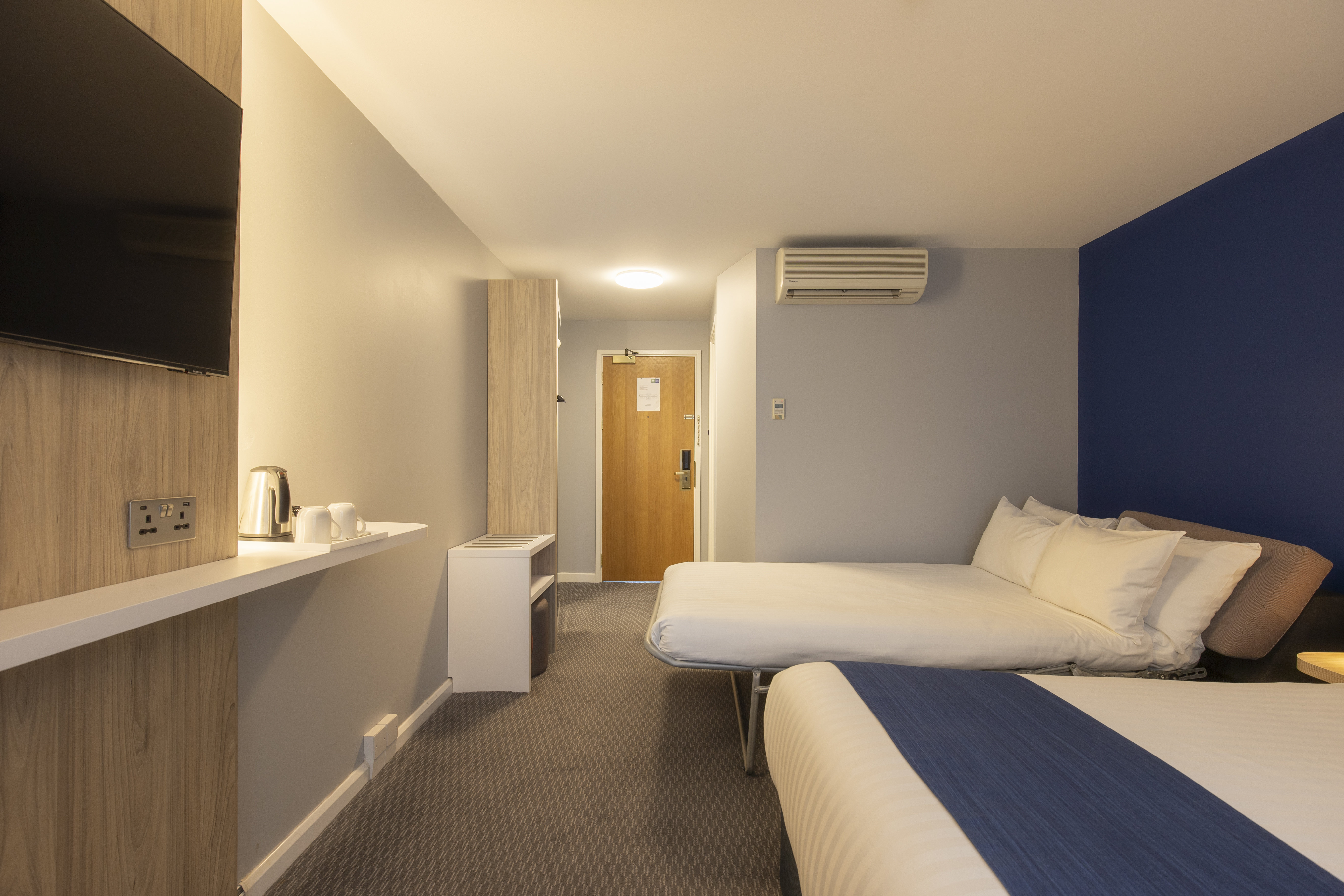 holiday inn express poole by ihg