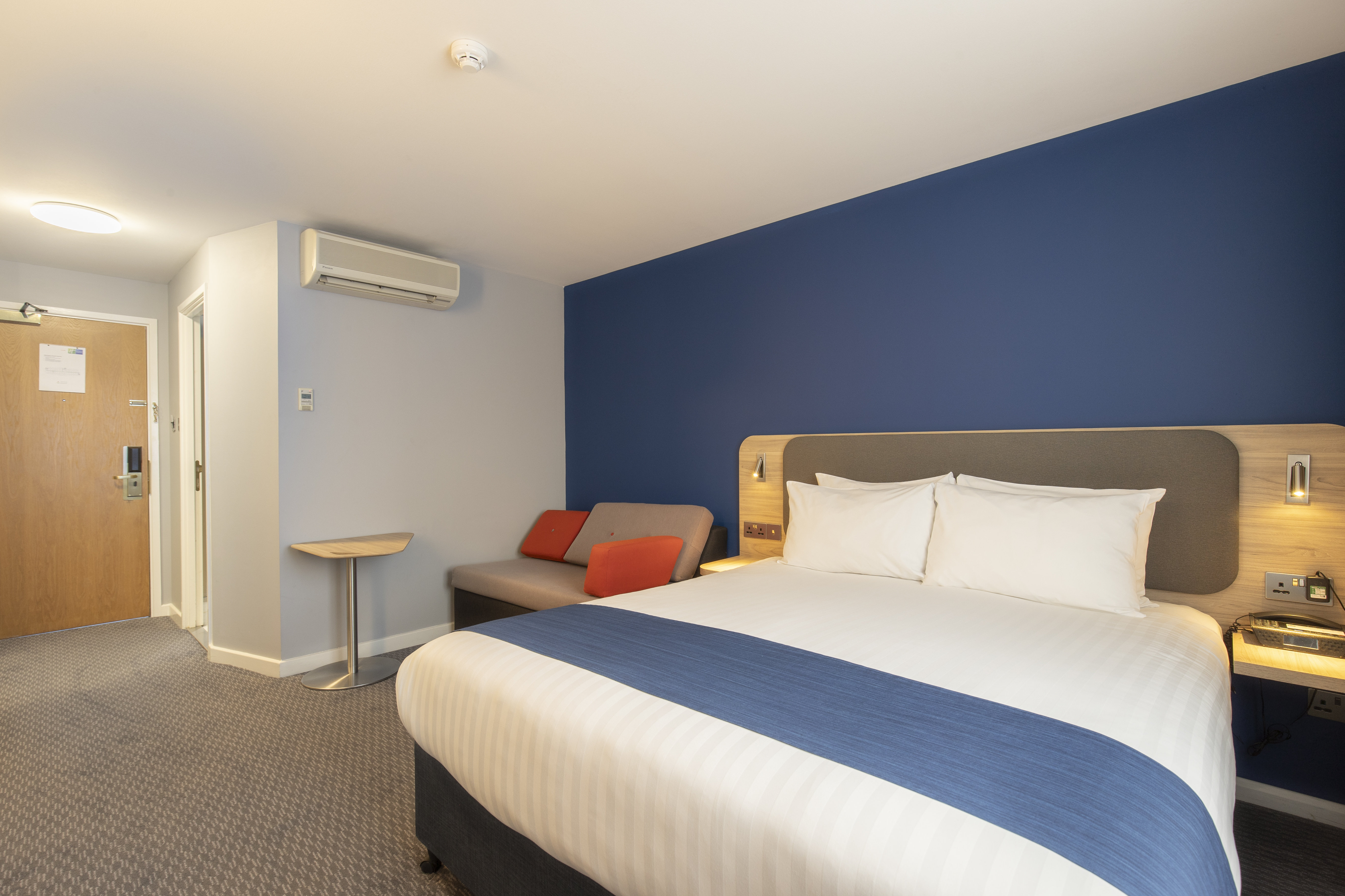 holiday inn express poole by ihg