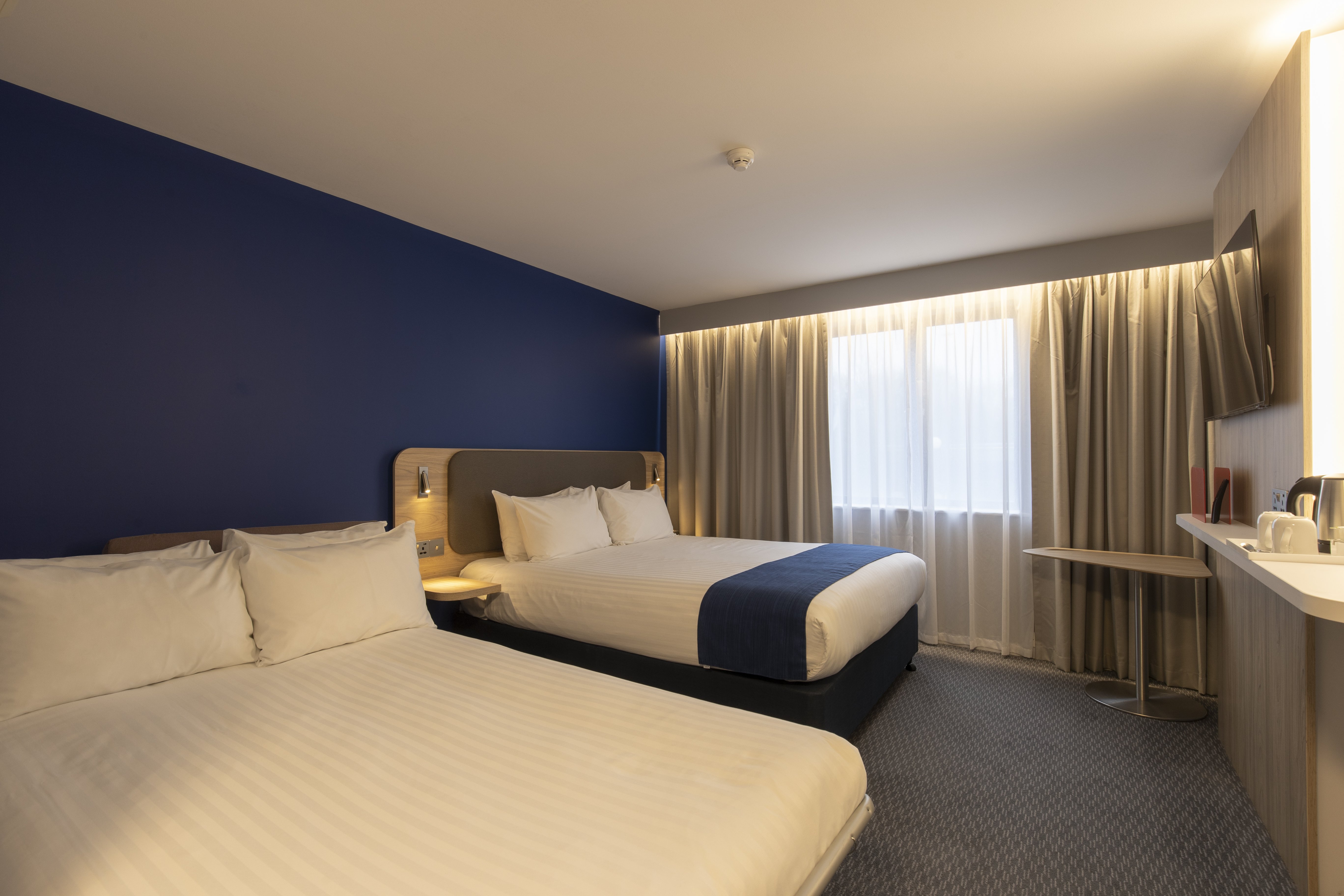 holiday inn express poole by ihg