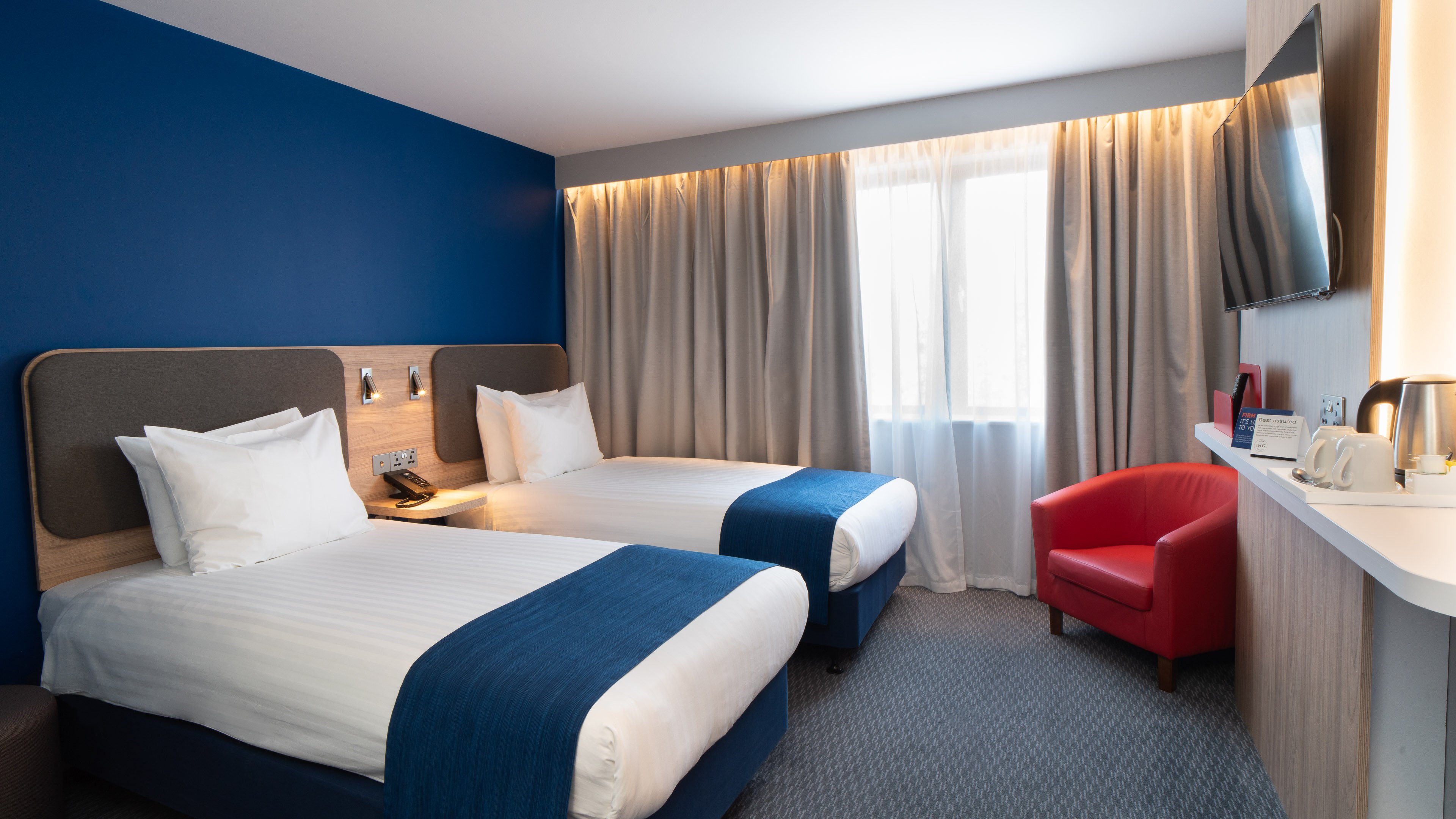 holiday inn express poole by ihg