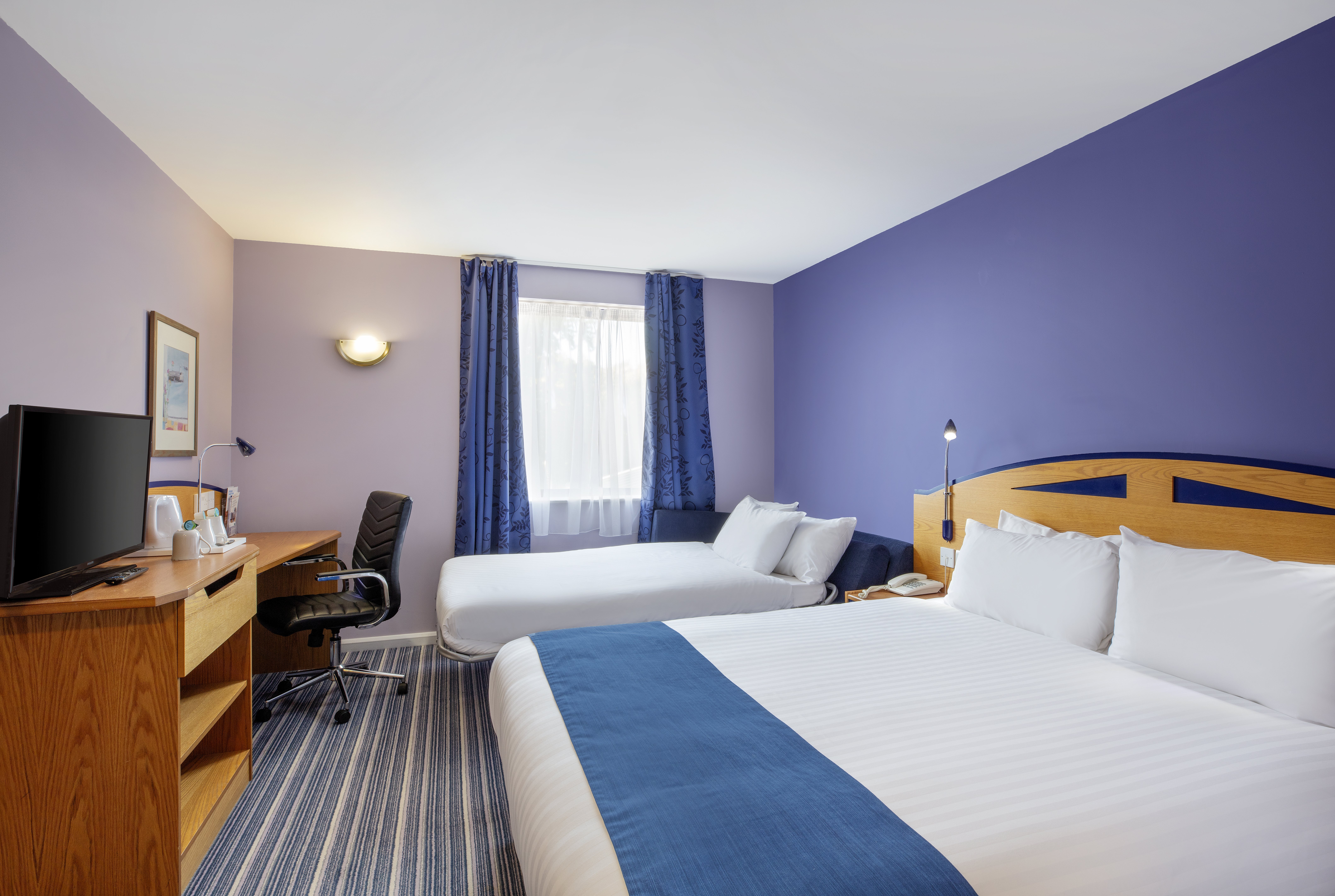 holiday inn express poole by ihg