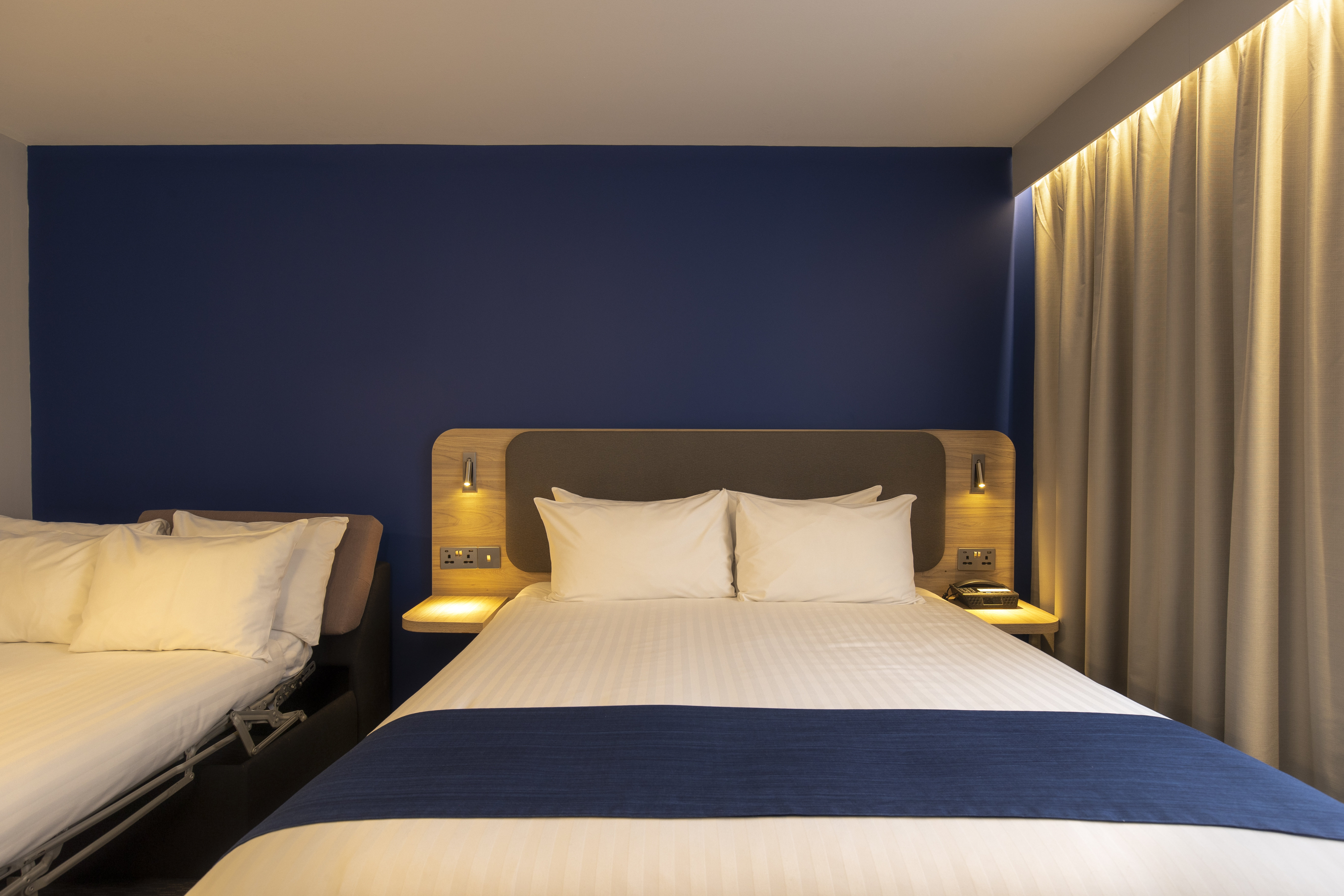 holiday inn express poole by ihg