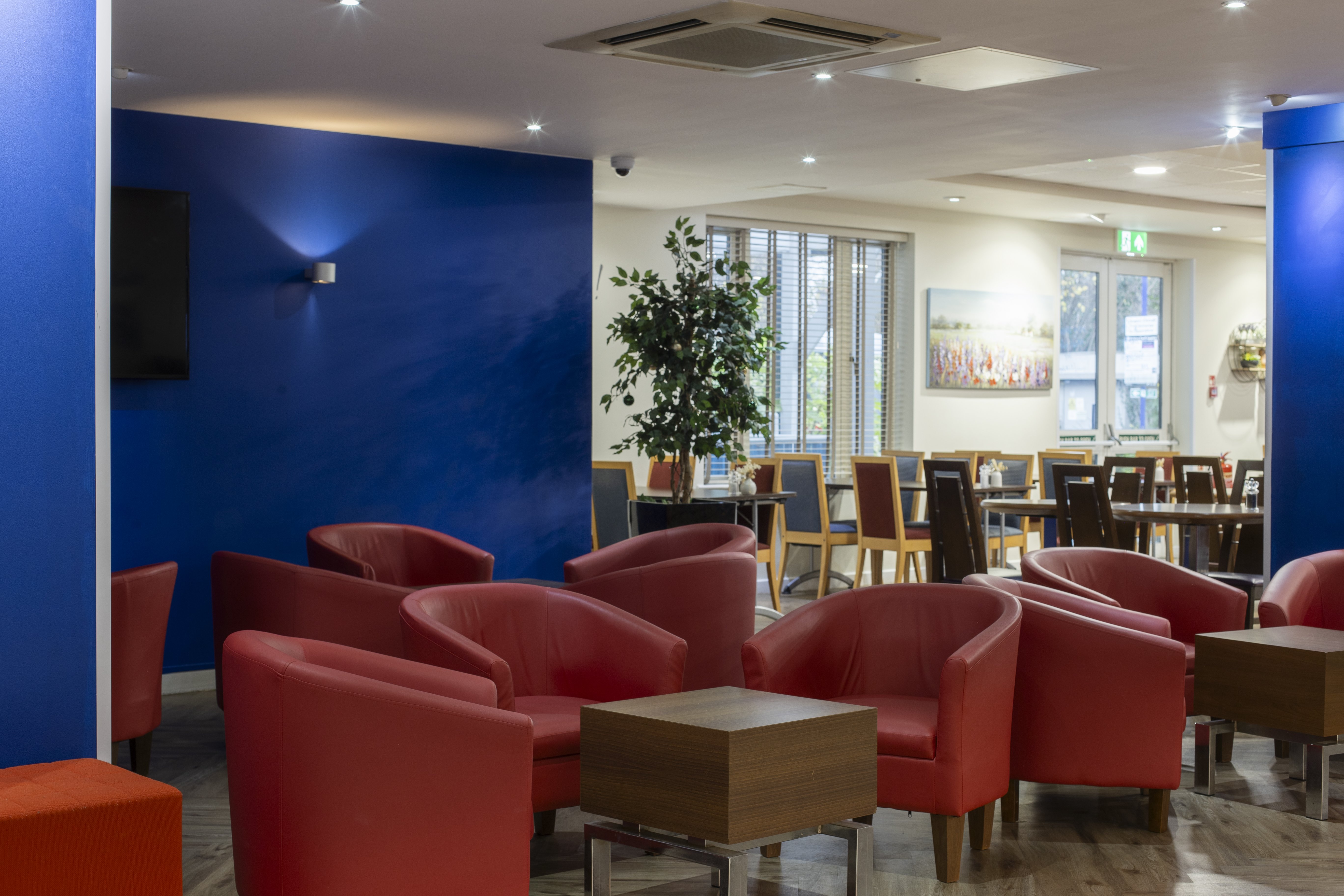 holiday inn express poole by ihg