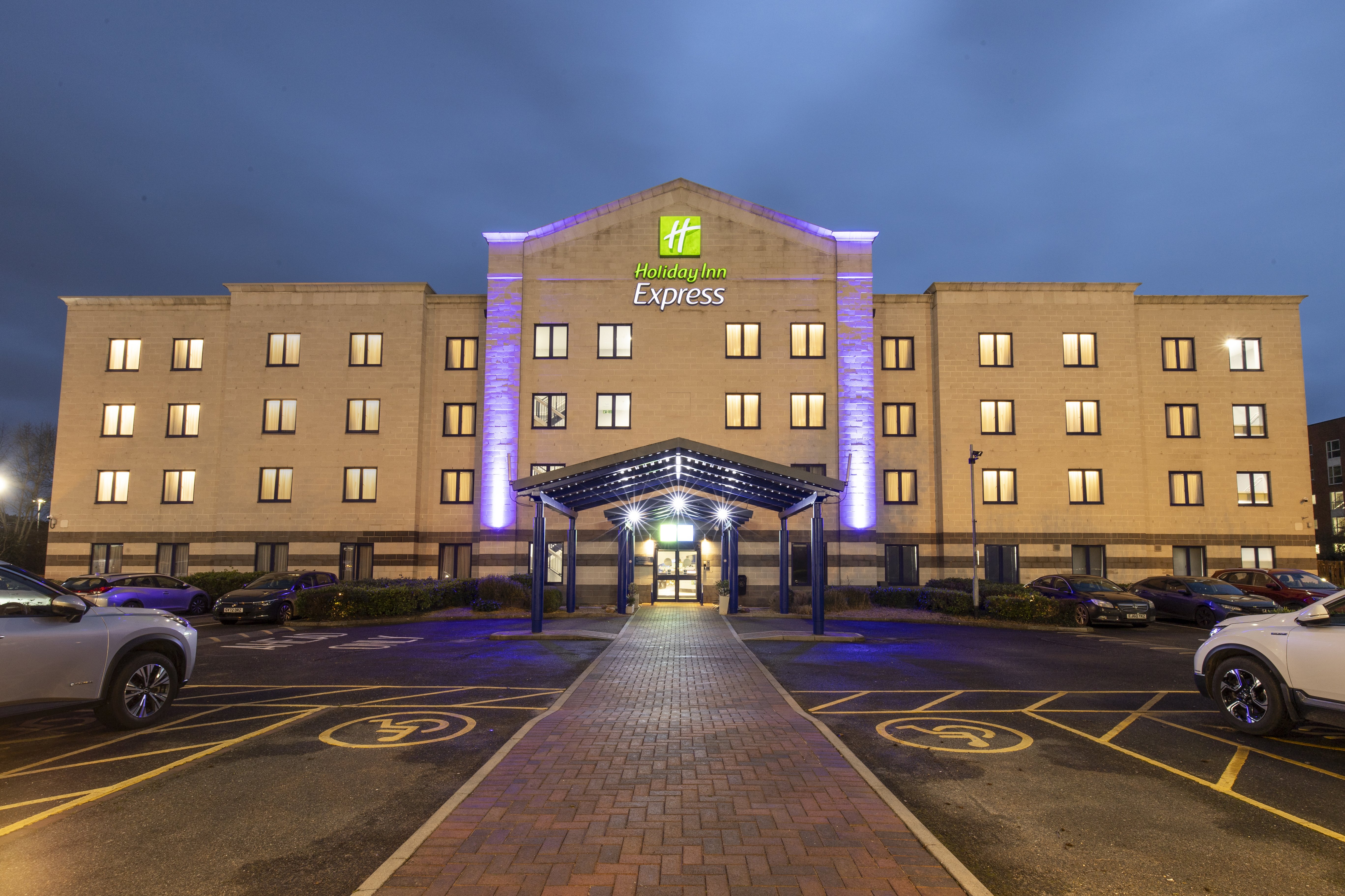 holiday inn express poole by ihg